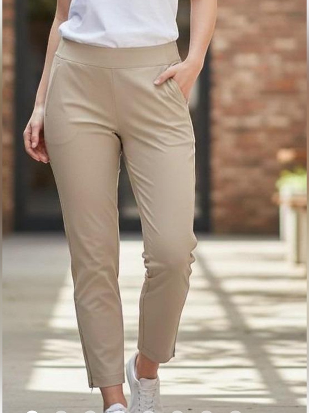 Athleta Brooklyn Heights Beige Travel Stretch Jogger pull up pants. Size 16